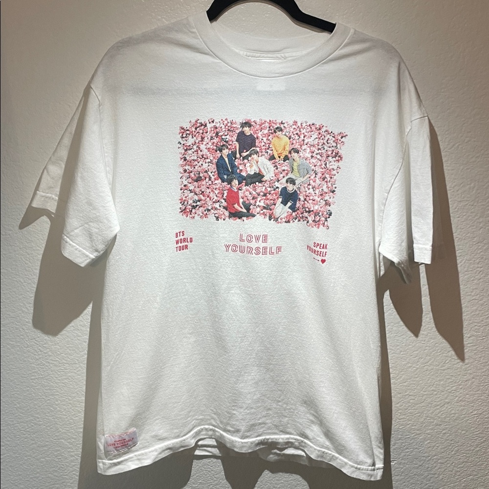 BTS LOVE YOURSELF SPEAK YOURSELF WORLD TOUR MERCH T-SHIRT WHITE LARGE (SIZE 2)